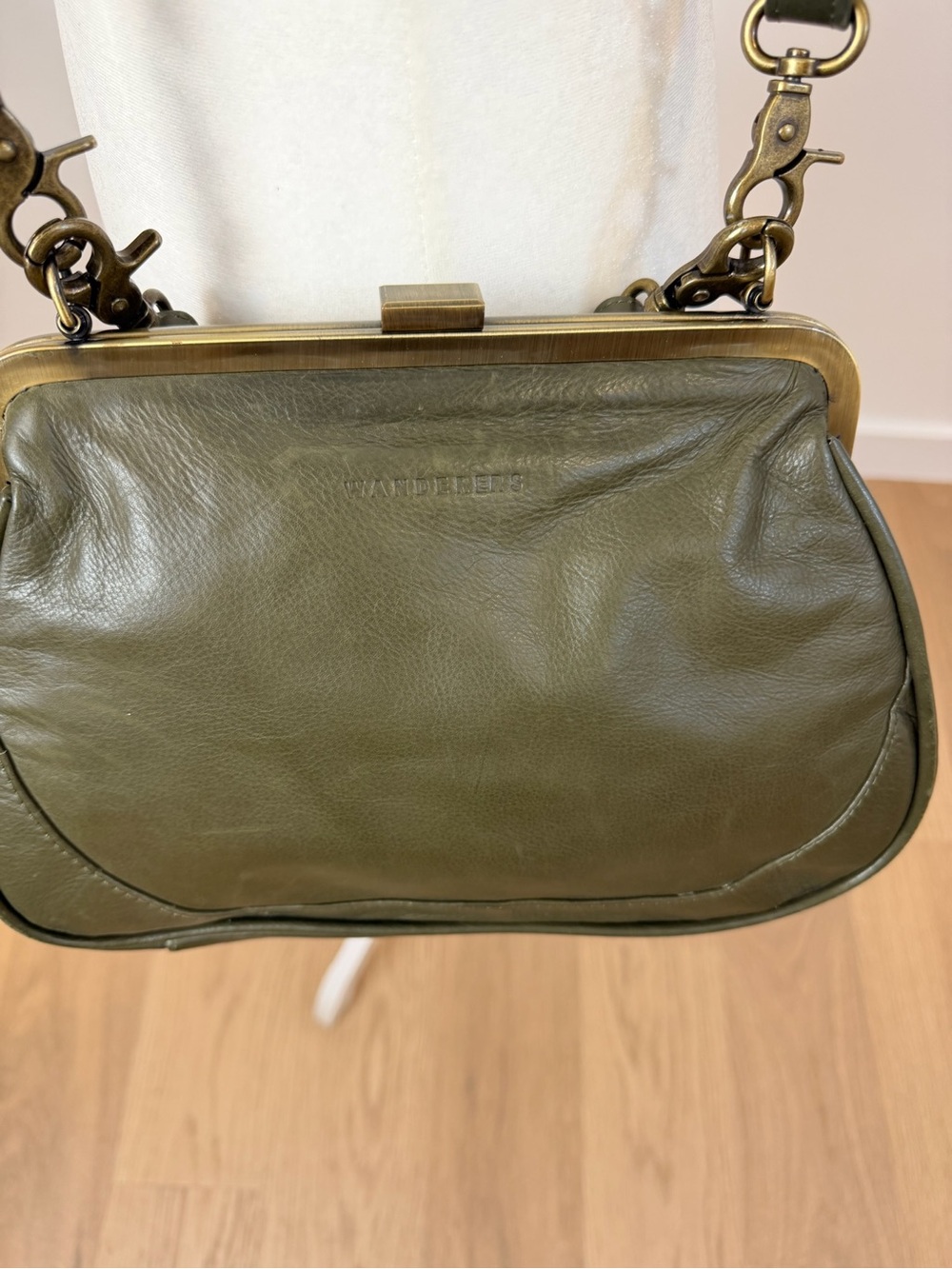 Classic Olive Leather Shoulder Bag - Picture 3 of 10